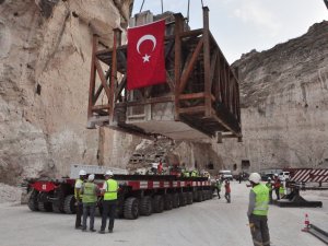 600 Yıllık Hasankeyf Kale Kapısı Taşındı