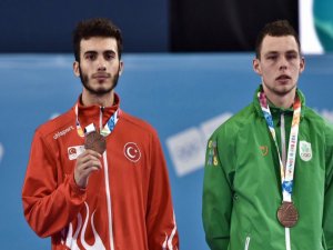 Enes Bulut’tan Tarihi Başarı