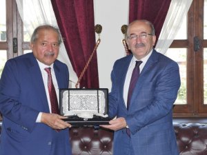 Trabzon Büyükşehir Belediye Başkanı Gümrükçüğoğlu Katarlı İş Heyetini Kabul Etti