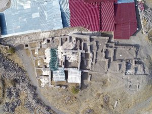 Harput Kalesinde 20 Bin Obje Gün Yüzüne Çıkartıldı