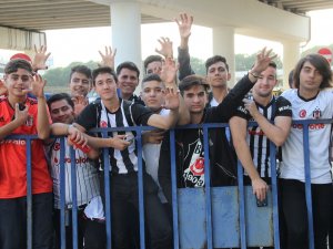 Kartal’a İzmir’de Coşkulu Karşılama