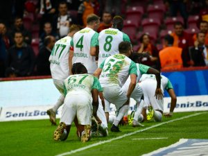 Timsah Az Yiyor Ama Az Da Atıyor