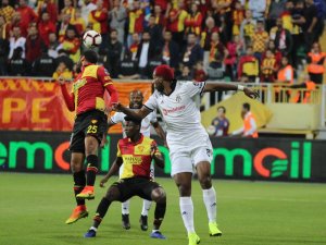İlk Yarıda Kaçan Penaltı Var Ama Gol Yok