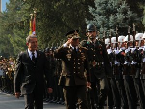 Bakan Akar Venezuelalı Mevkidaşı İle Görüştü