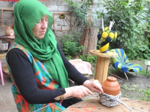 Hepsi Gazete Kağıtlarından Yapıldı