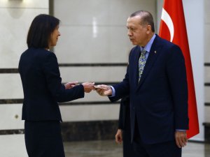 Hollanda Büyükelçisini Kabul Etti
