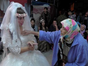 Engelli Kıza Dillere Destan Roman Düğünü