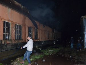 Artvin’de Oto Tamirhanesinde Yangın