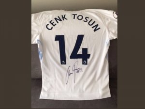 Cenk Tosun O Taraftara Duyarsız Kalmadı
