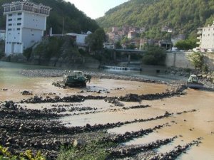 Çoruh Nehri’nde Yapılan Çalışma Sayesinde Borçka Çirkin Görüntülerden Kurtulacak