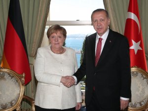 Erdoğan Almanya Başbakanı Merkel’i Kabul Etti
