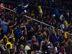 Tribünlerde Cocu İstifa Sesleri