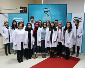 RTEÜ Fen Edebiyat Fakültesi Öğrencileri Önlüklerini Giydi