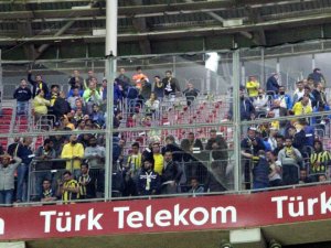 Fenerbahçeli Taraftarlar Stadı Terk Etti