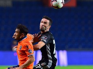 İlk Yarı Başakşehir’in