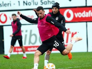 Beşiktaş’ta Genk Mesaisi Başladı