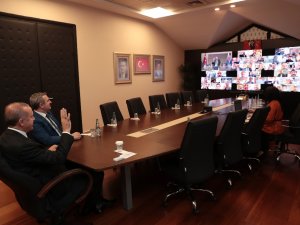 Erdoğan, Ak Parti’li Başkanlar İle Telekonferansla Görüştü