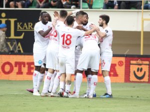 Deplasmanın Lideri Antalyaspor