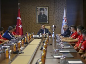 Bakan Kasapoğlu, Şampiyonlarla Bir Araya Geldi