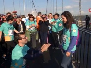 Maratonda Evlilik Teklifi