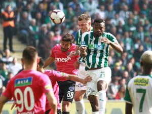 Paşa Timsah’ı Bursa’da Devirdi