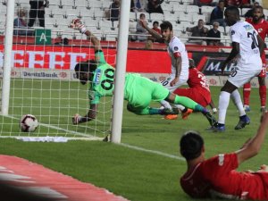 Antalya 90+2’de Yıkıldı