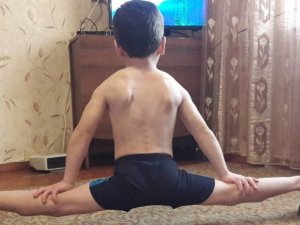 5 Yaşındaki Çocuk 4 Bin 105 Şınav Çekti