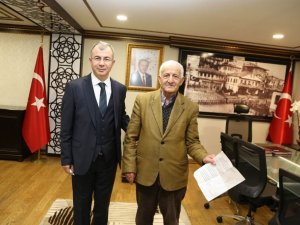 Huzurevi Sakini Yazdığı Şiirle Vali Doruk’a "Hoş Geldin" Ziyaretinde Bulundu