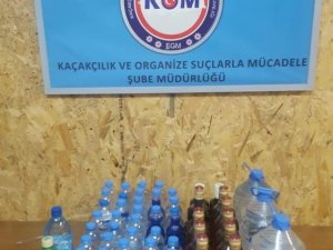 Kaçak İçkileri Pet Şişelere Doldurmuşlar