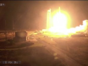 Nasa, Uzay İstasyonuna Kargo Roketi Antares’i Fırlattı