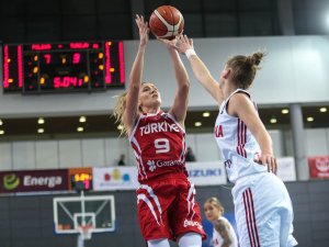 Milliler Polonya’yı Farklı Geçti
