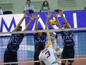Galatasaray İlk Yenilgisini Aldı