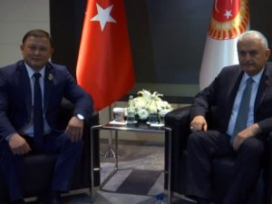 Kırgız Mevkidaşıyla Görüştü