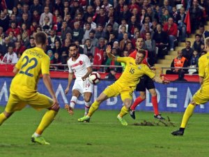 İlk Yarı Sessiz Bitti