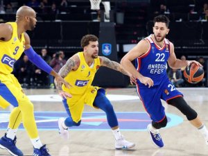 Anadolu Efes Farklı Kazandı