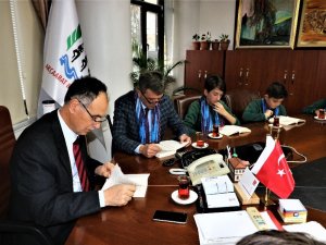 Öğrenciler Başkan Türkmen’le Birlikte Kitap Okudu