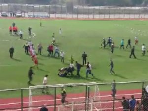 11 Futbolcu Kırmızı Kart Gördü