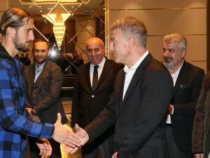 Trabzonspor, Fenerbahçe Maçı Öncesi Yemekte Bir Araya Geldi