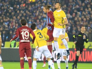 Fenerbahçe Trabzonspor’a Karşı 37-22 Üstün