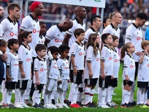 Sarpsborg-beşiktaş Maçını Lechner Yönetecek
