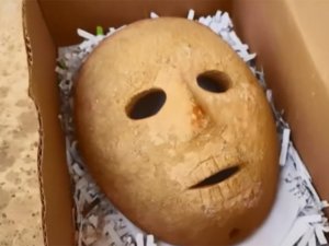 El Halil’de 9 Bin Yıllık Maske Bulundu