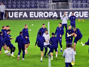 Fenerbahçe Maç Saatini Beklemeye Başladı