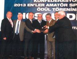 Uzman, En Başarılı Yönetici Ödülünü Aldı