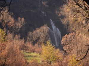 Yağış Sonrası Dev Şelaleler Oluştu