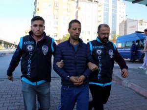 Avm’de Karısını Öldüren Kocaya Hapis