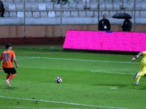 İlk Yarıda Gol Yok