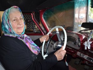 Kocasından Miras Kalan Araca Gözü Gibi Bakıyor