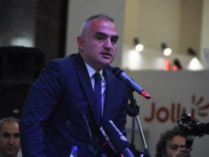 Bakan Ersoy’dan Otel Sahiplerine Uyarı