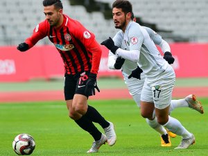 Akhisar 4 Golle Kazandı