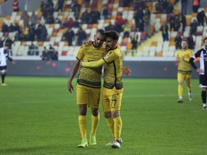 Evkur Yeni Malatyaspor Kupada Rahat Kazandı